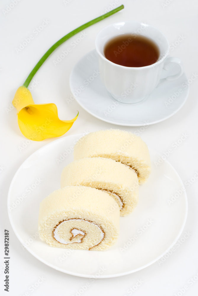 ロールケーキと紅茶 ロールケーキと紅茶