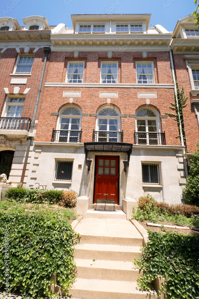 Naklejka premium Tidy Adams Colonial Style Row House Washington DC