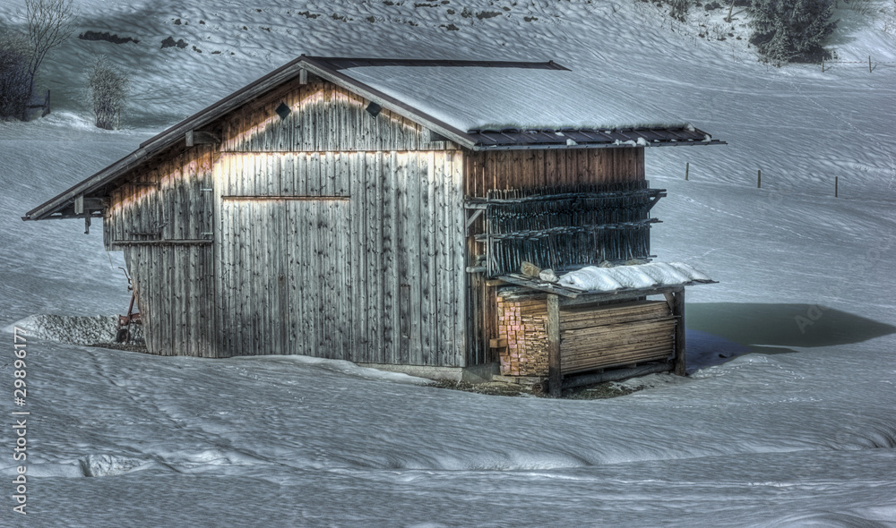 Holz vor der Hütte