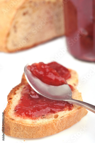 tartine de confiture de fraise