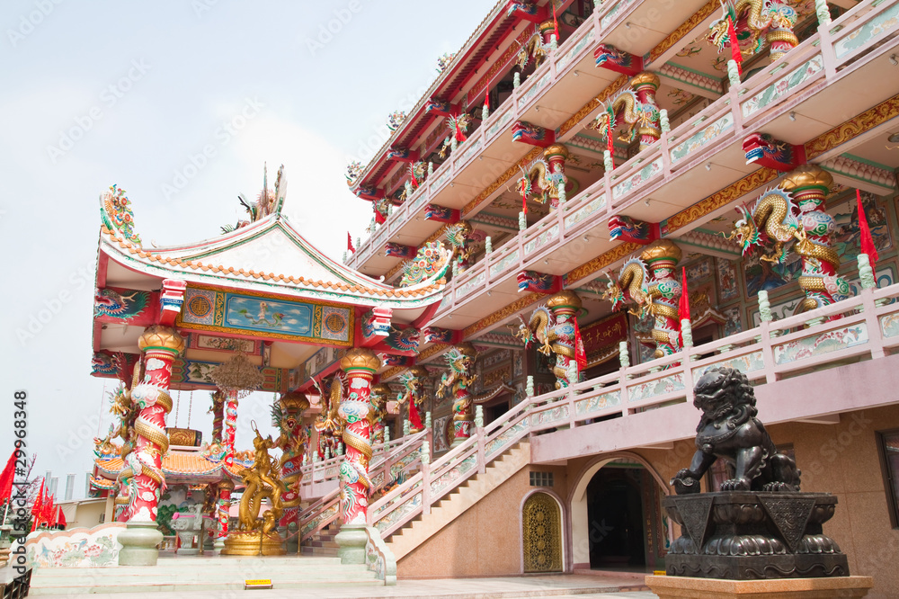 Fototapeta premium The beautyful Chinese shrine and the blue sky, Chonburi- East of