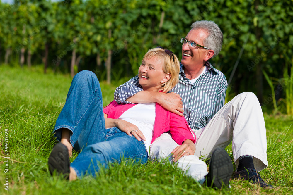 Fototapeta premium Glückliches Älteres Paar im Freien