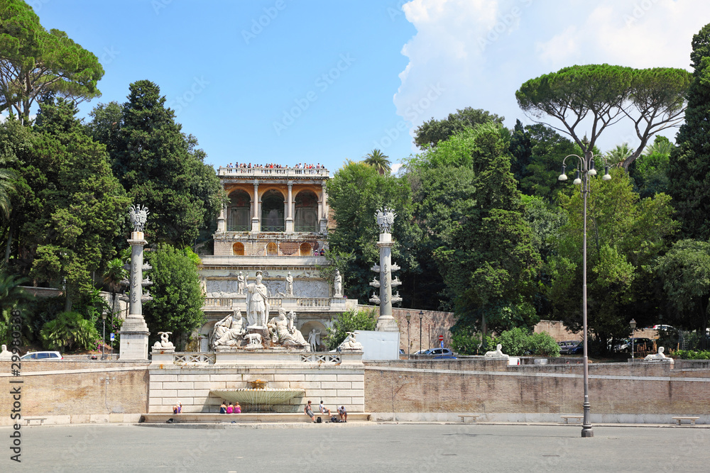 Piazza del Popolo, stage at which water flows from