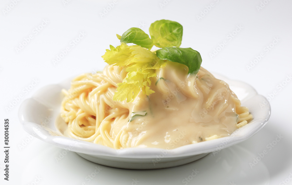 Spaghetti with creamy sauce Spaghetti with creamy sauce