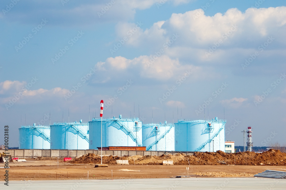 Obraz premium Oil storehouse