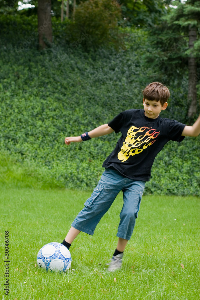 Fototapeta premium boy with ball