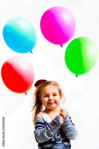 Kleinkind mit den Luftballons