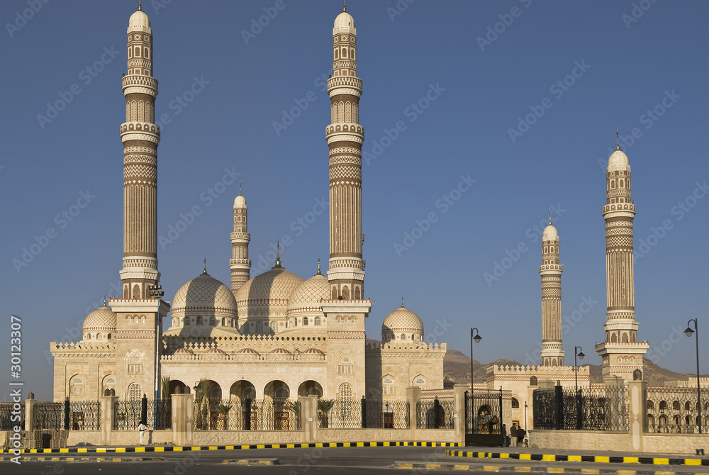 Fototapeta premium Mosque at daylight