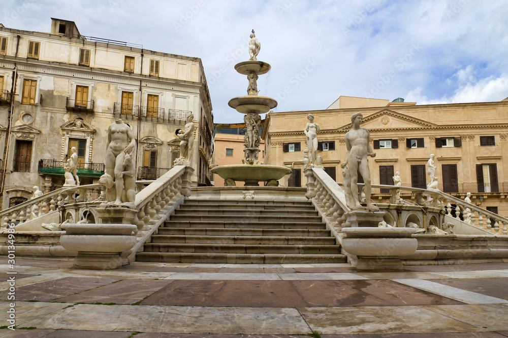 Piazza della vergogna a Palermo