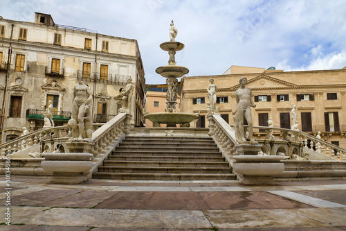 Piazza della vergogna a Palermo