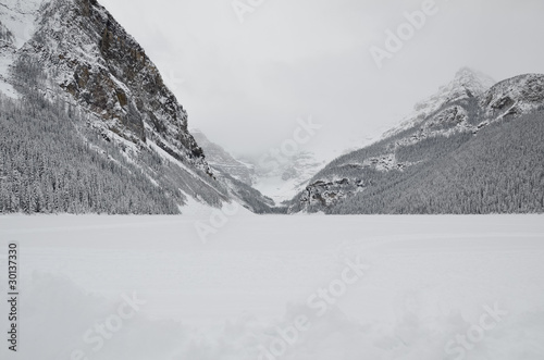 Lake Louise, winter © Sinidex
