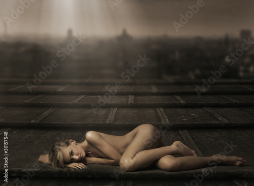 Foto Beautiful naked woman laying