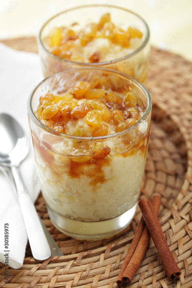 Rice pudding with raisins and cinnamon syrup Rice pudding with raisins and cinnamon syrup