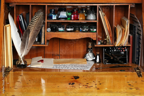 Cuadro en lienzo Old writing desk