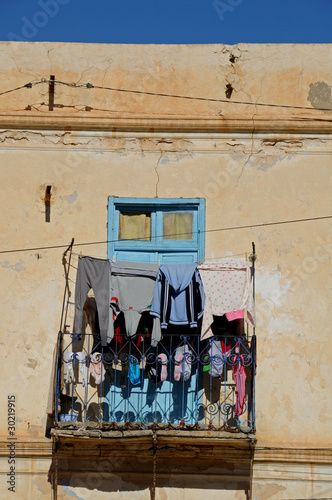 Linge au balcon - Tunisie © Eric Alberola