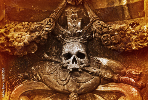 Φωτογραφία The architectonic detail with the skull