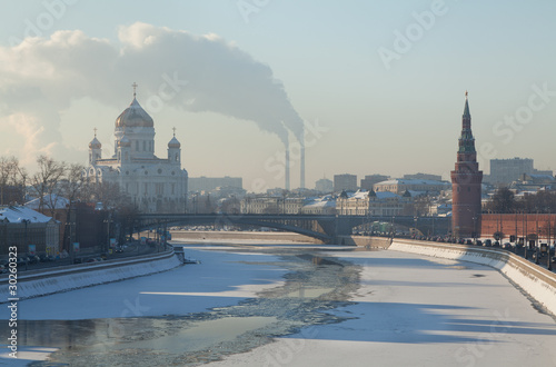 Вид на набережную Московского Кремля.