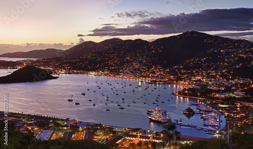 Obraz na płótnie Town of Charlotte Amalie and  Harbor