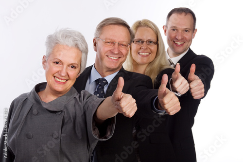 Gruppe mit Daumen nach oben