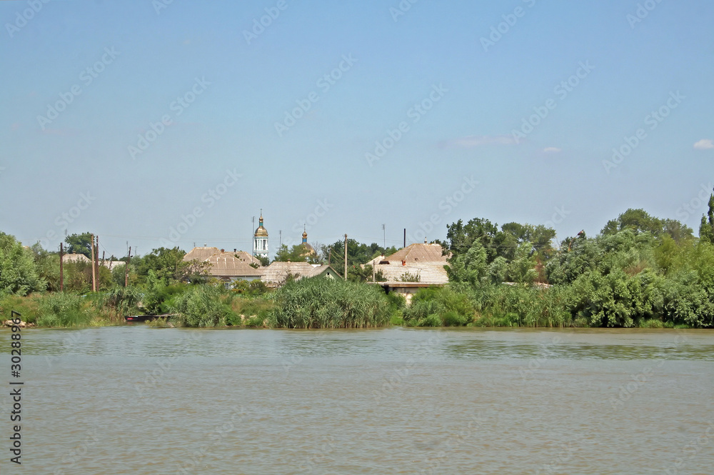 Donaukreuzfahrt: Uferszene bei Vilkovo am Donaudelta (Ukraine) Donaukreuzfahrt: Uferszene bei Vilkovo am Donaudelta (Ukraine)
