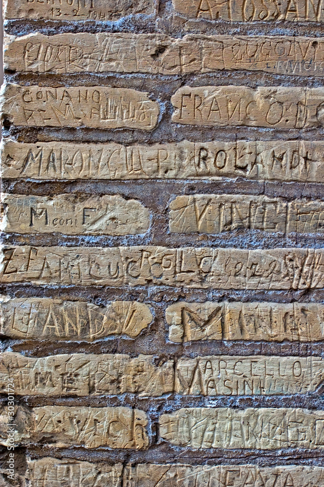 Fotografie Graffitti in the Colosseum
