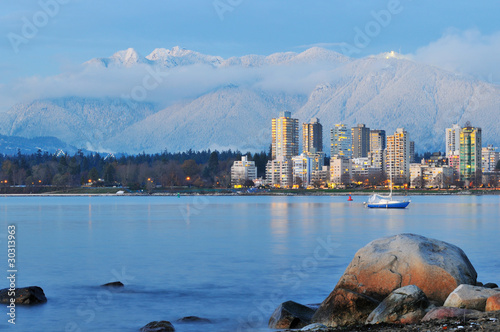 vancouver cityscape with grouse mountain background