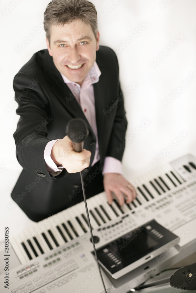 Musiker mit Keyboard Musiker mit Keyboard