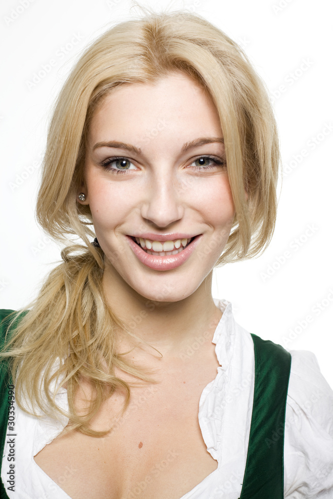 Mädchen im Dirndl Portrait