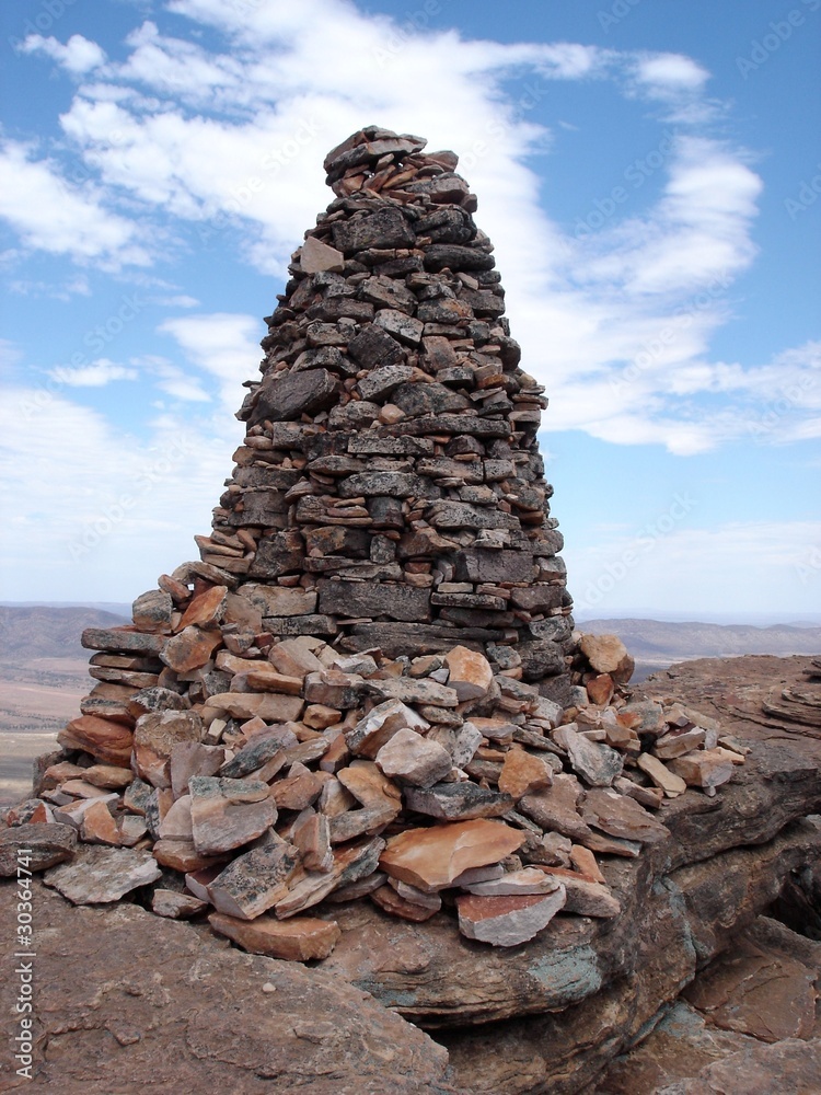 Steinturm auf Berggipfel