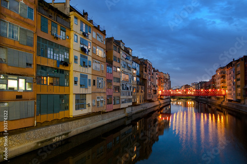 Girona de noche © Andres Breijo
