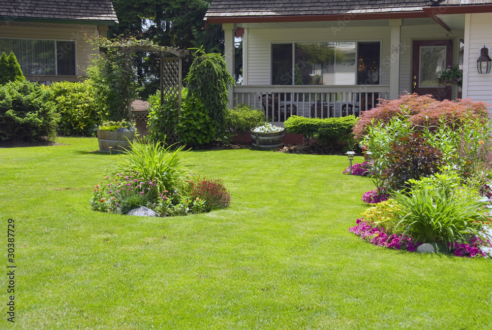Manicured Spring Summer Home garden Manicured Spring Summer Home garden