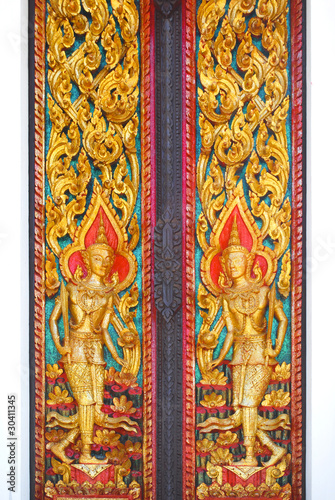 sculpture thai temple gate