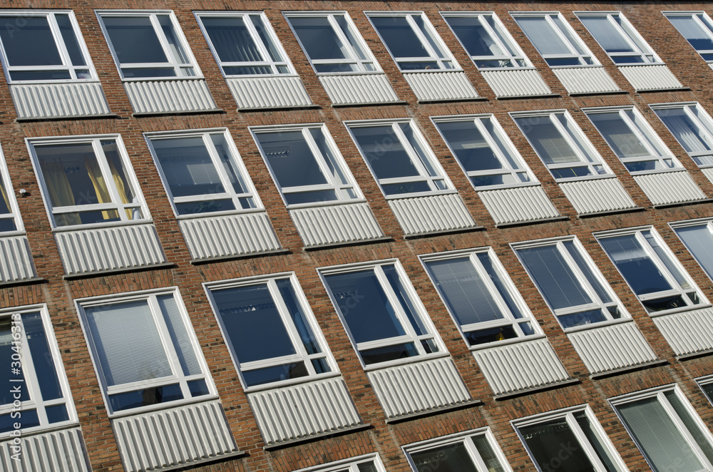 Obraz premium Hausfassade eines modernen Gebäudes in Kiel, Deutschland