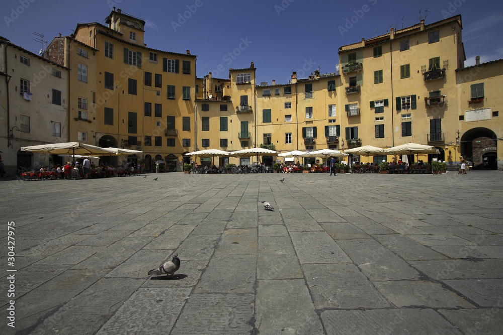 Lucca, Piazza Anfiteatro
