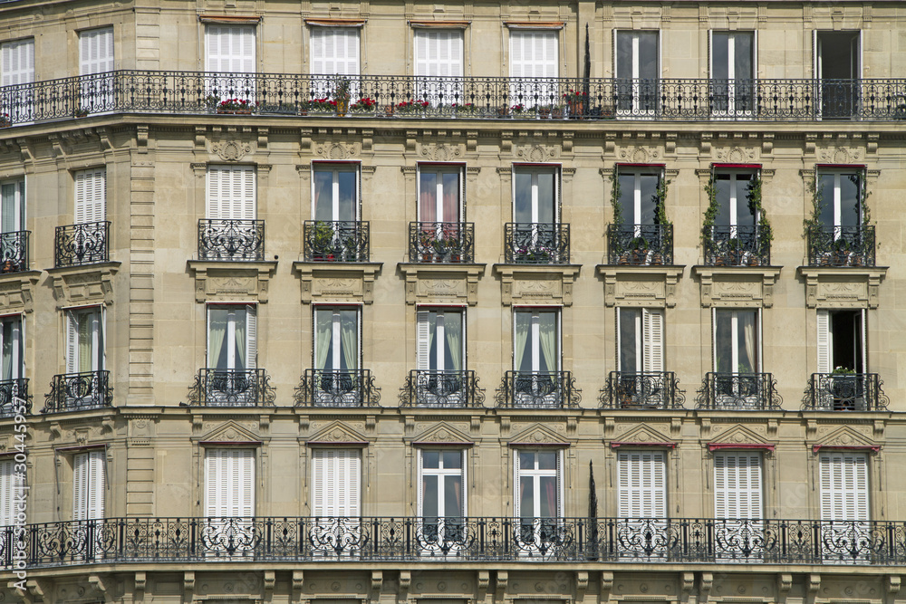 Fassade eines traditionellen Wohnhauses,Paris