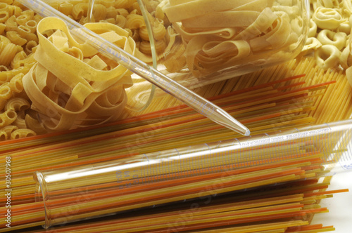 Pasta in laboratorio photo