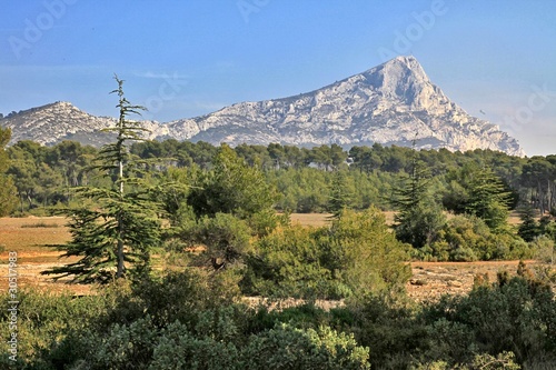 la sainte victoire à aix photo
