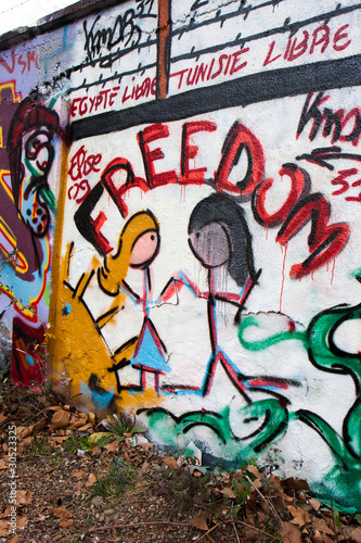 Graffiti sur les révolutions des pays arabes.