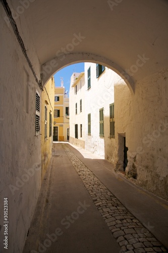 arch in Ciutadella © Q