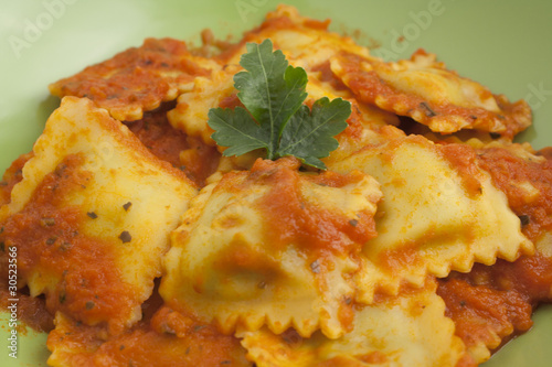 ravioli al sugo
