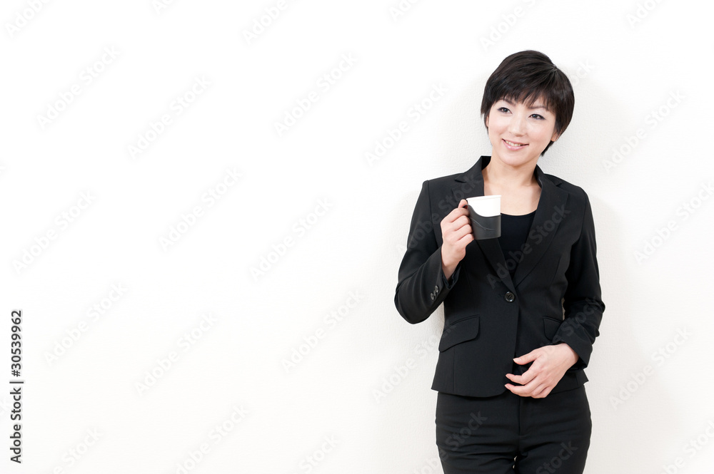 a portrait of asian businesswoman relaxing a portrait of asian businesswoman relaxing