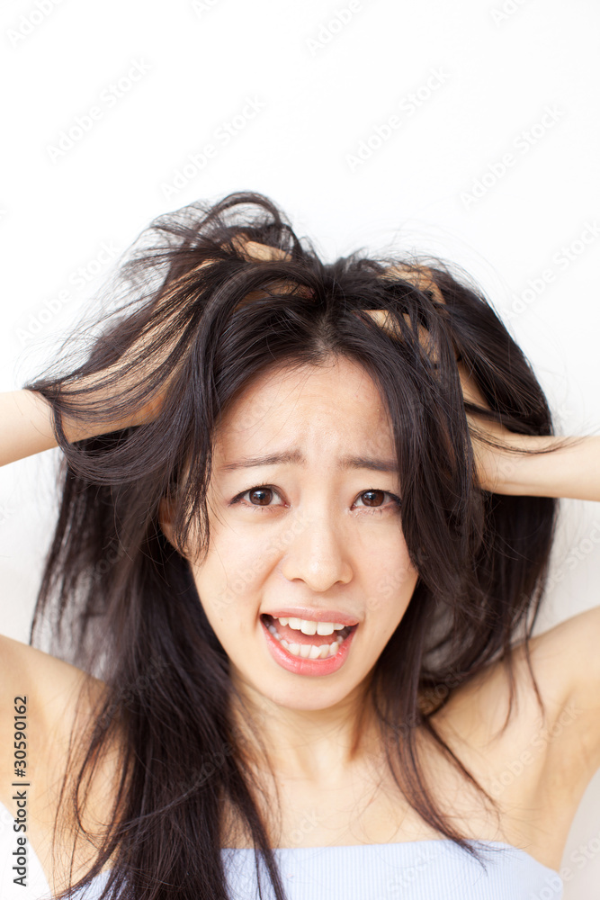 困惑する女性