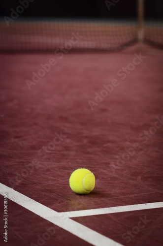 Tennis yellow ball © Chibimarco