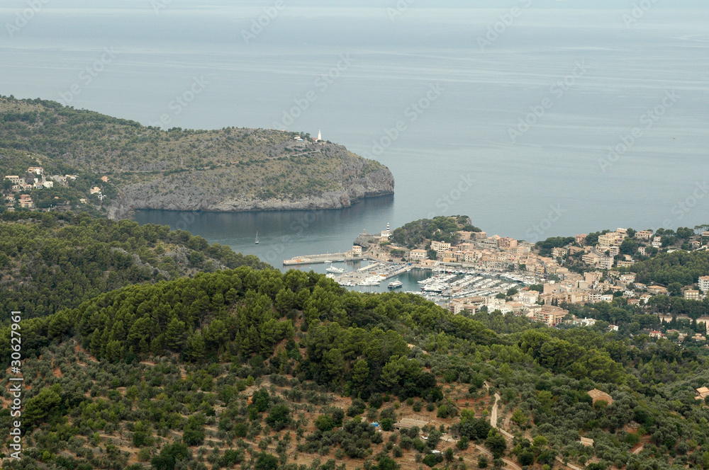 Port de Sóller à Majorque vu depuis le Mirador de Ses Barques Port de Sóller à Majorque vu depuis le Mirador de Ses Barques