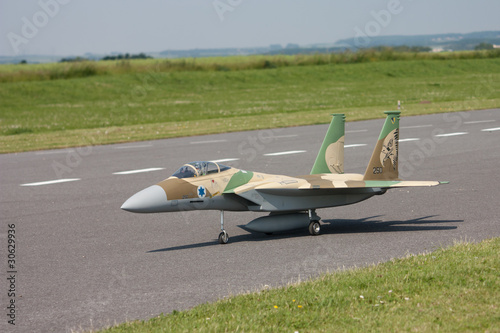 Avion à réaction miniature