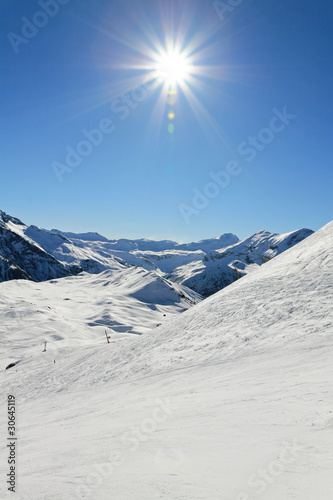 piste de ski au soleil