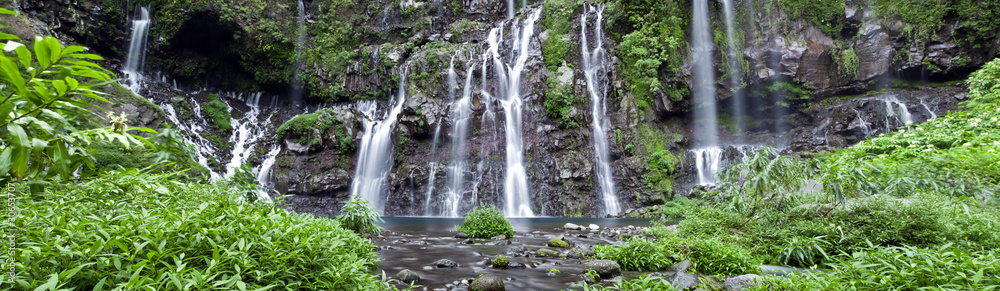 Panorama de la grande cascade de Langevin - Réunion Panorama de la grande cascade de Langevin - Réunion