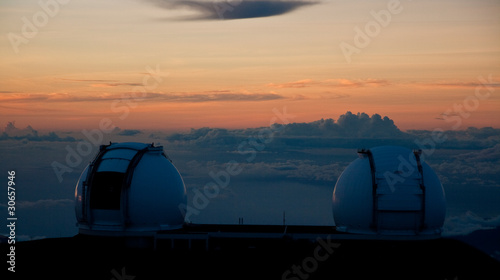 Radio Telescopes on Kona
