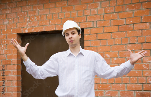 gesticulating builder