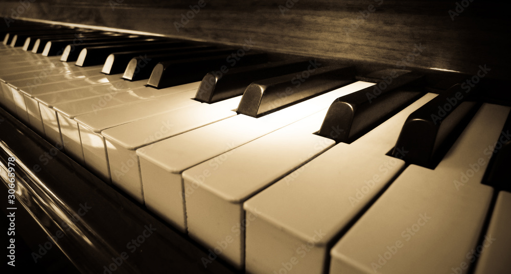 Obraz premium Bliska strzał z klawiatury fortepianu